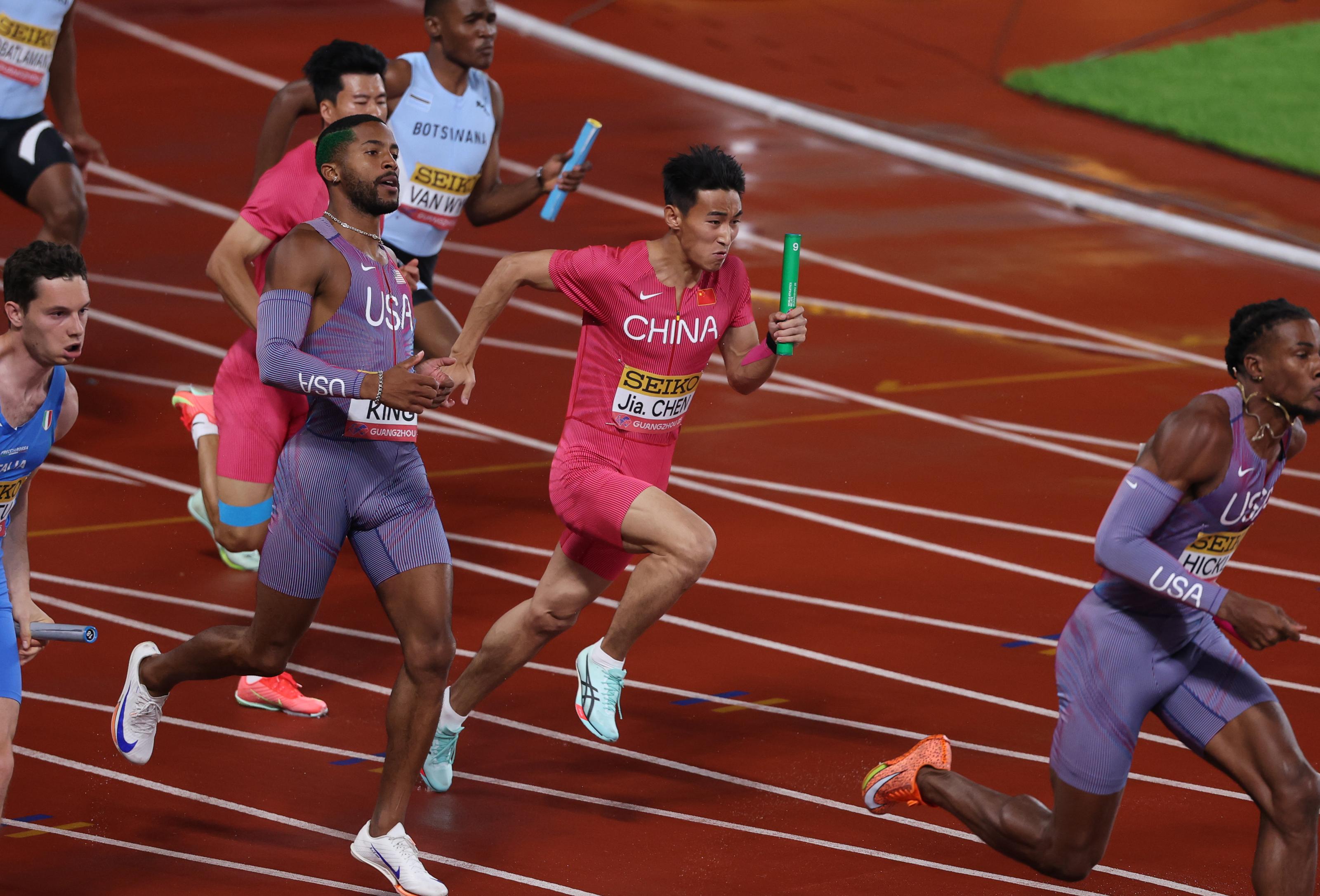 神仙对局！田径比赛过程堪比大片