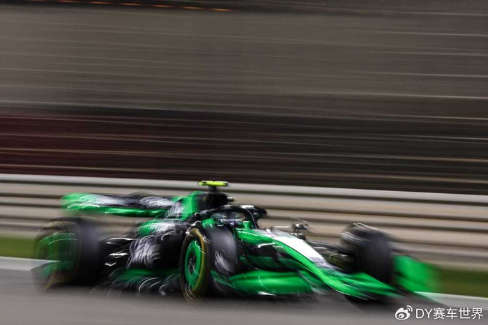 哈斯车队完胜索伯车队，勒克莱尔刷新纪录